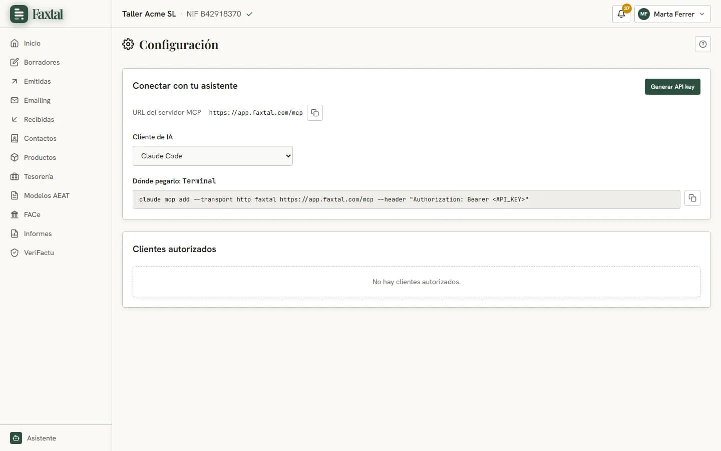 Configuración del servidor MCP con su URL, el cliente de IA elegido y la orden para añadirlo en Claude Code.
